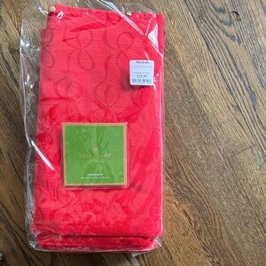 NWT Kate Spade Bold Red Bow pattern tablecloth 60 x 120